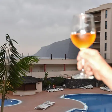 Bryson Gigantes Puerto de Santiago