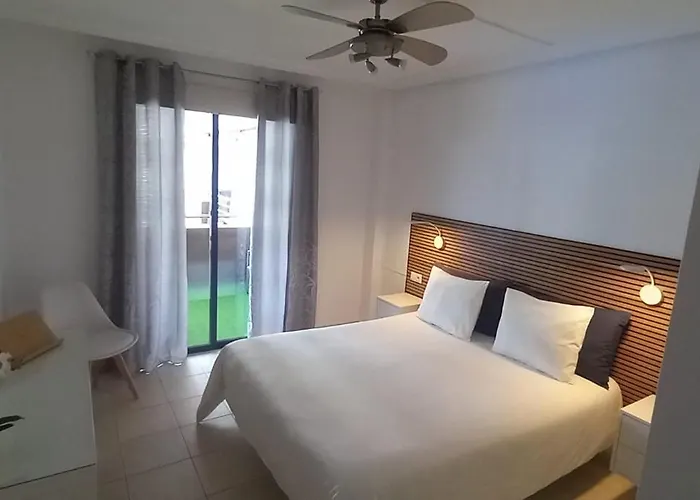 Bryson Gigantes * プエルト・デ・サンティアゴ