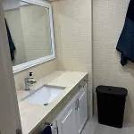 Bryson Gigantes Apartment *