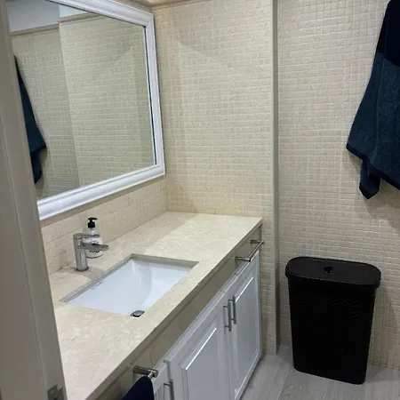 Bryson Gigantes דירה *